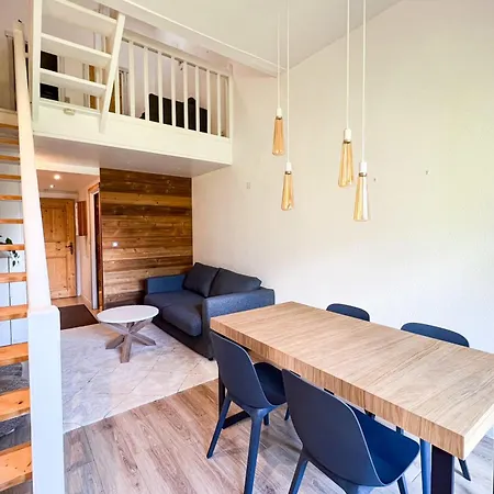 Flat Parking & Balcony Mont Blanc View Apartman *